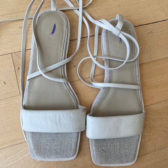 Vince Women's Ivory "Layla" sandals sz 10 leather ankle wrap - Picture 1 of 6